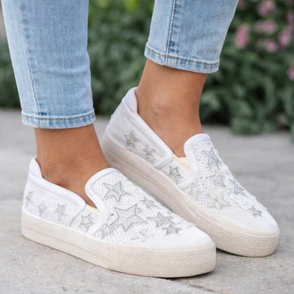 Ash Shoes - Ash White Slip-On Shoes with Star Design Size 8